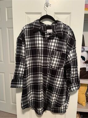 Woman’s Black & White Plaid Flannel Shirt